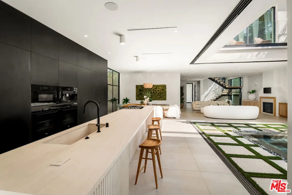 839 N Genesee Avenue, Los Angeles, California 90046 home-pic-9